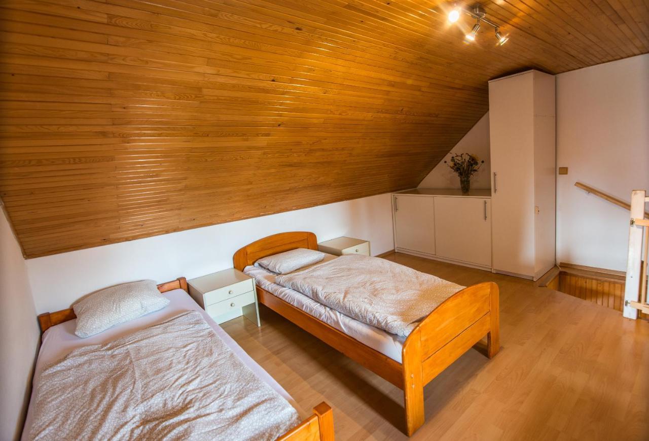 Malovany Dvorecek Dolní Dunajovice Exteriör bild