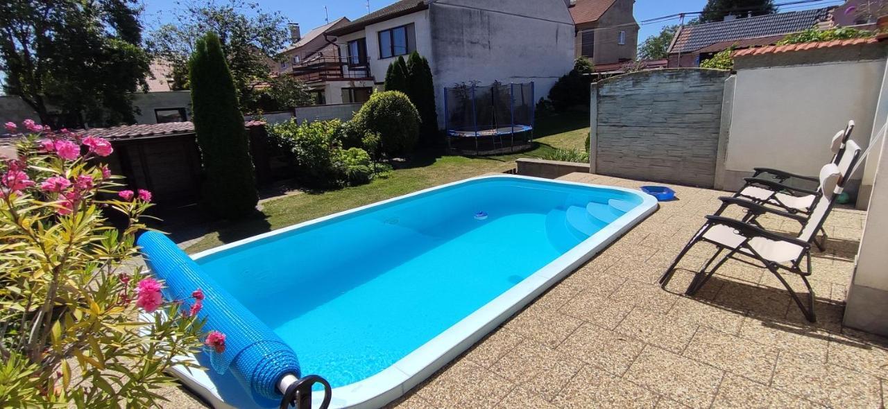 Malovany Dvorecek Dolní Dunajovice Exteriör bild
